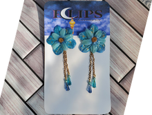 Load image into Gallery viewer, Dewy Blooms Floral Earings